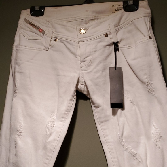 $ DROP NWT Diesel White Ripped Jeans - Picture 2 of 8